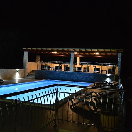 In With Balcony, Air Condition, Wifi, Washing Machine Apartman