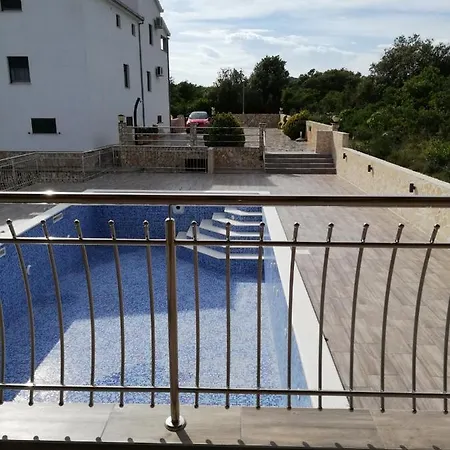 Apartman In With Balcony, Air Condition, Wifi, Washing Machine Vinisce