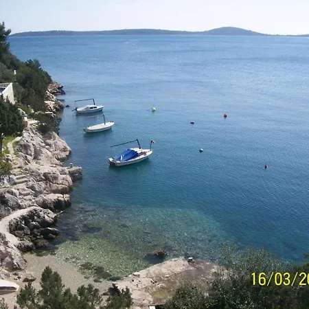 In With Balcony, Air Condition, Wifi, Washing Machine Apartman Vinisce