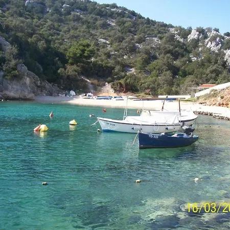 Apartman In With Balcony, Air Condition, Wifi, Washing Machine Vinisce