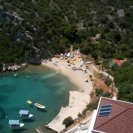 Apartman In With Balcony, Air Condition, Wifi, Washing Machine Vinisce